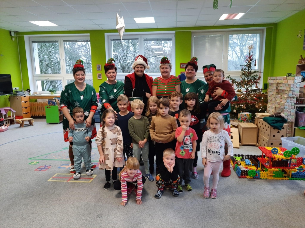 Masopustní průvod třídou